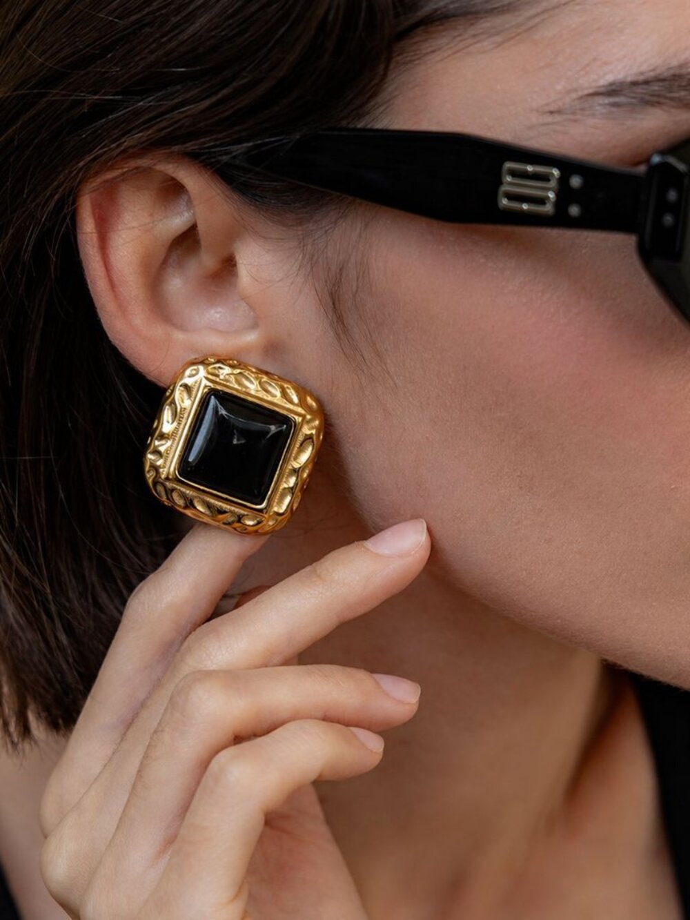 Vintage Textured Gold Square Stud Earrings Large Smooth Black Inlay Statement Pi